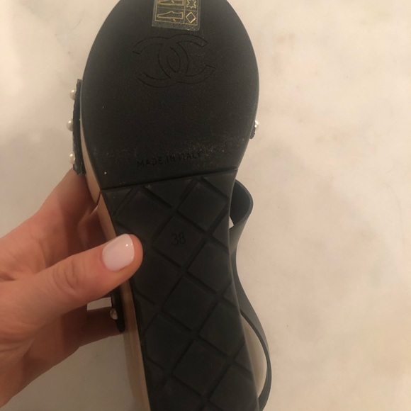 Chanel Black T Strap CC Pearl Wedge Sandals 38 – THE CLOSET Chanel Pearl Quilted Wedge